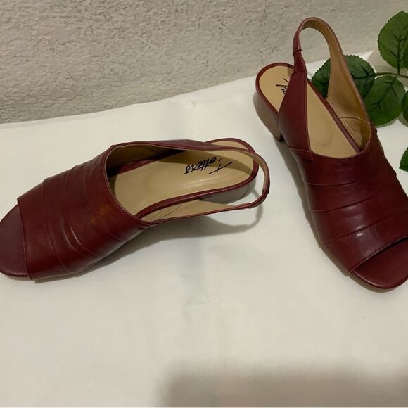 Trotters Nina Red Leather Open Toe Sling Back Low Heel Sandal.   Size 7.5 - Picture 9 of 9